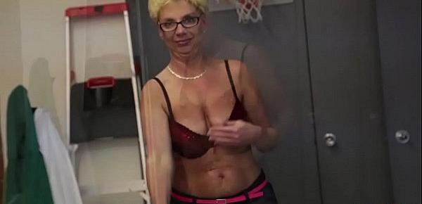  Spex mature beauty tugs and wanks cock